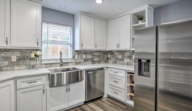 Sleek Rockwall Home Near Dtwn Dallas & Lake!