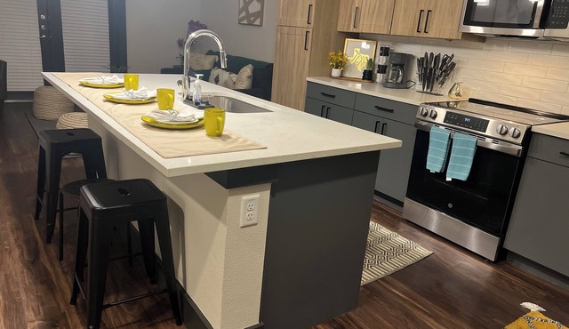 Sleek & Serene 1BR Retreat – Minutes from Everything