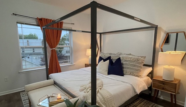 Sleek & Sexy Condo with balcony