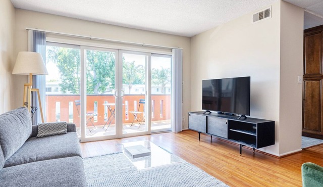 Sleek Sherman Oaks 1BR w/Pool, Gym, Lounge, near TJ + WF, by Blueground