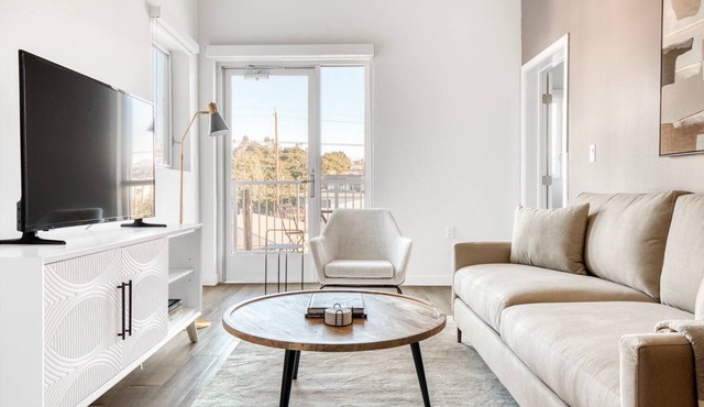 Sleek Silverlake 1BR w/W/D & Roof, nr 5 & 10 freeways, by Blueground