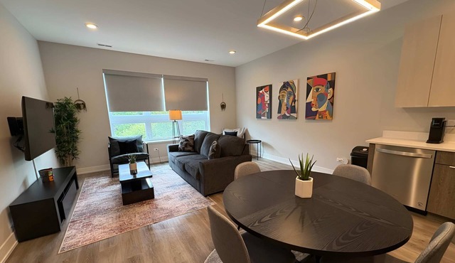 Sleek Style 3BR Haven - Free Parking