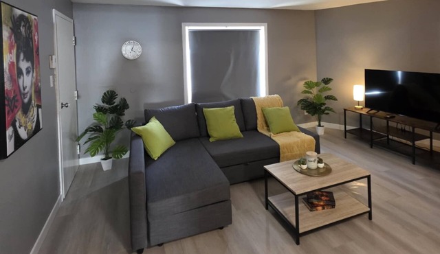 Sleek & Stylish 2 bedroom unit