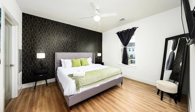 Sleek & Stylish Apartment in Prime Location