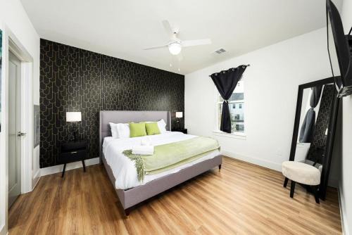 Sleek Stylish Apartment in Prime Location