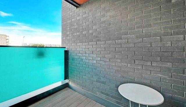 Sleek & Sun-Drenched Modern Sanctuary