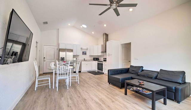 Sleek Tavares Condo 3 Miles to Downtown