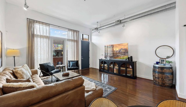 Sleek urban condo near Kentucky Bourbon Trail