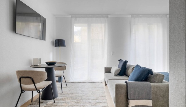 Sleek Wiedikon 1.5 Room w/Storage & W/D, 1 min to Market, by Blueground