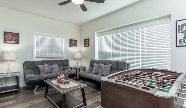 Sleep 10 in 4BR 2BA near LA Convention Center DTLA