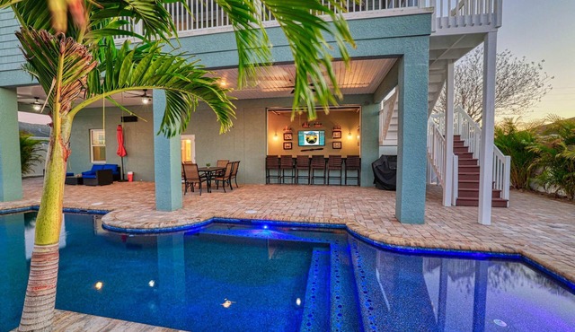 Sleep 13/Heated Pool/Foosball/Pool Table