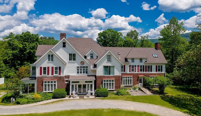 Sleep 34: 15 bedrm/12 bath Mansion! Ski Weddings Reunions Yoga Corporate - Dogs!