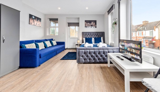 Sleep 4 Serviced Ensuite Room Sydenham London SE26