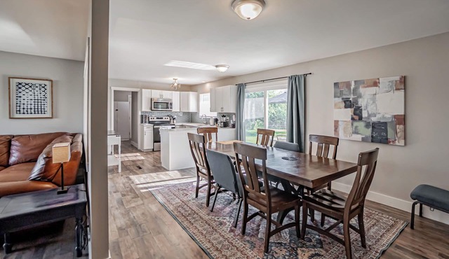 Sleep 8-10, truck parking, crews/contractors, W/D