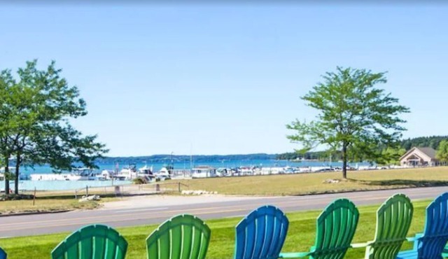 Sleep Inn & Suites Bay View Acme - Travers City