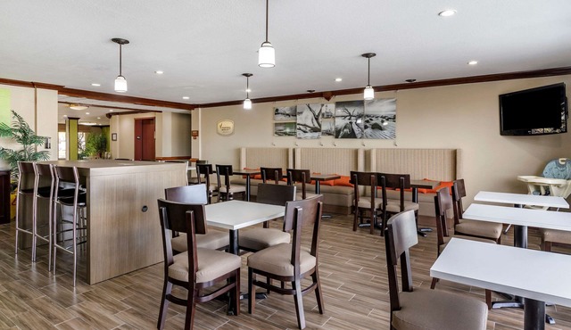 Sleep Inn & Suites Brunswick North