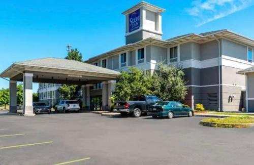 Sleep Inn & Suites Dunmore