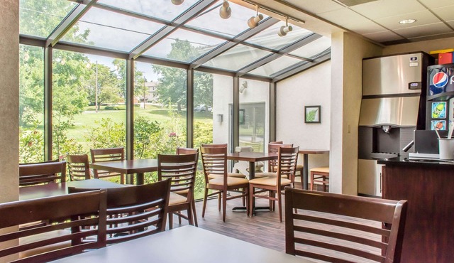 Sleep Inn & Suites of Lancaster County