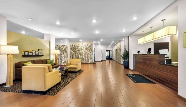 Sleep Inn & Suites West-Near Medical Center