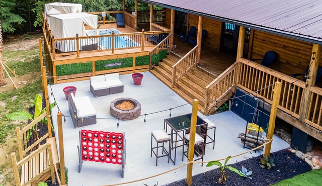 Sleep Over Log Cabin, Swim Spa on 7 Acres