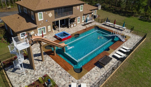 Sleep Up To 54 At The Great Escape Parkside - 15 BR Game Themed Mansion!