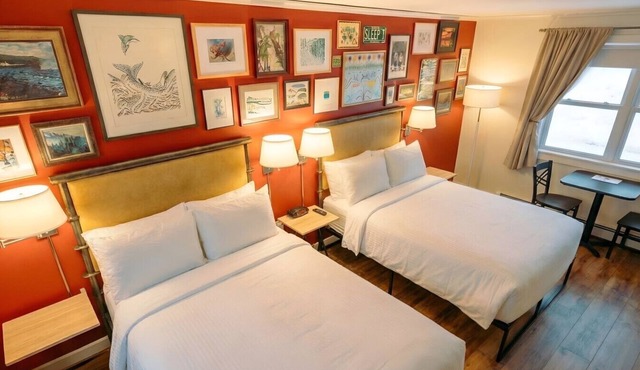 Sleep Woodstock - 2 Double Beds - Dog Friendly