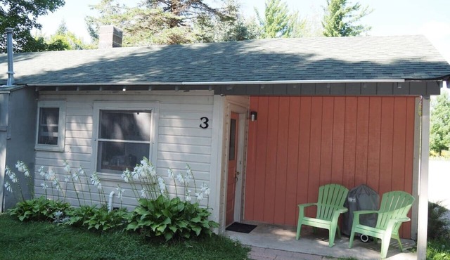 Sleeping Bear Riverside Cabins - Cabin #3