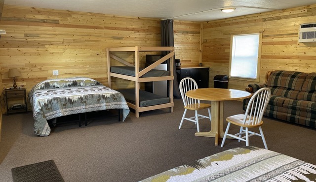 Sleeping Cabin #12 perfect to sleep up to 12 guests No Water in Cabin
