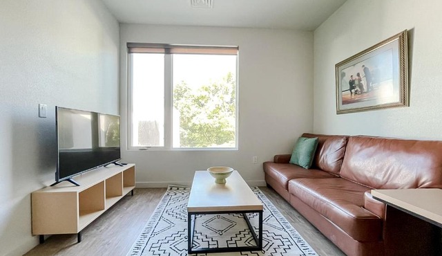 Sleepover 1BD 1BA Downtown Bowling Green Apartments