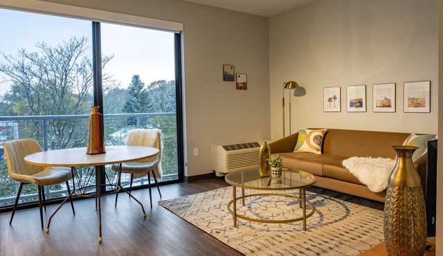 Sleepover: Dreamy 1BD/1BA - Downtown Des Moines