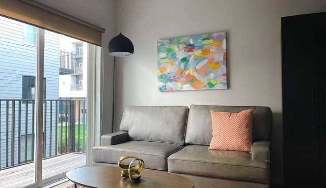 Sleepover: Enticing 1BD/1BA + Gym - Downtown Omaha