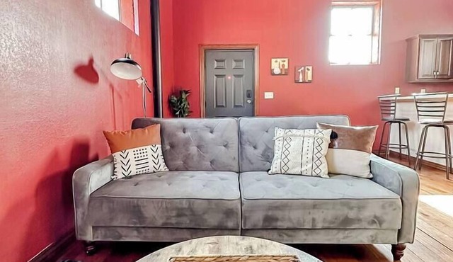 Sleepover | Extraordinary 2BD/1BA Condo - SGF