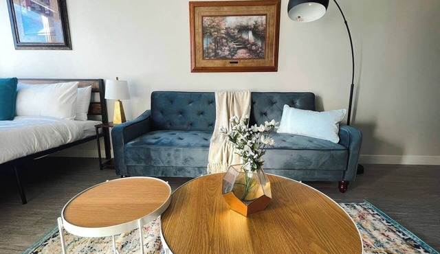 Sleepover: Impressive Studio and Gym - Des Moinesn