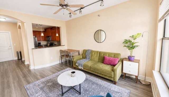 Sleepover | Lavish 1BD/1BA + Pool - Little Rock