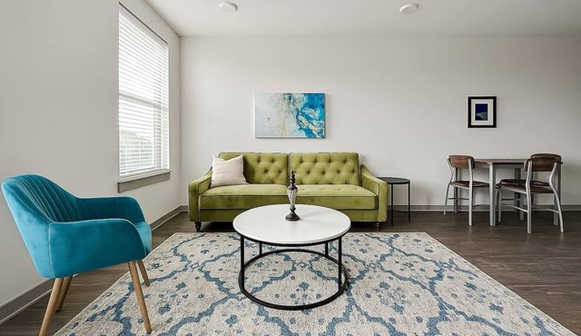 Sleepover | Plush 1BD/1BA + Gym - Little Rock