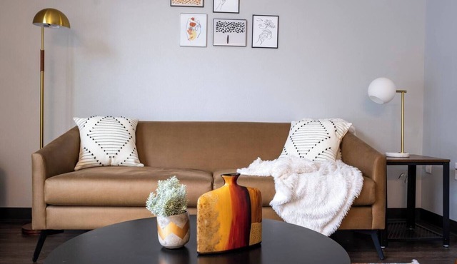 Sleepover | Serene 1BD/1BA - Downtown Des Moines