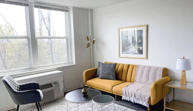 Sleepover | Stunning 1BD/1BA + Gym - Cincinnati