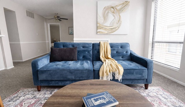 Sleepover | Tasteful 1BD/1BA + Gym - Wichita