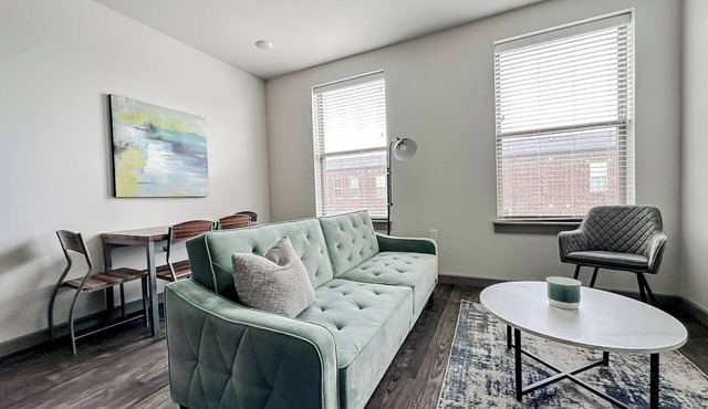 Sleepover | Vibrant 1BD/1BA + Gym - Little Rock