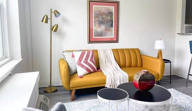 Sleepover: Vivid 1BD/1BA + Gym - Downtown Cincinnati