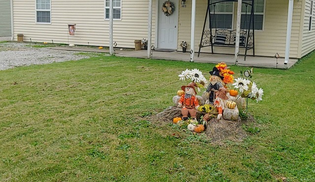 Sleeps 1 to 8 Daily or weekly home rental 5 miles from downtown Port Clinton.