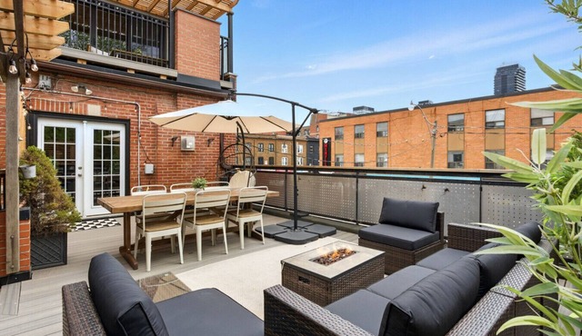 Sleeps 10, 3bed/3bath + outdoor space + subway