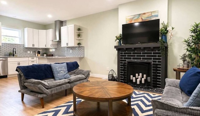 Sleeps 10 4BR Home Perfect for Groups & Families
