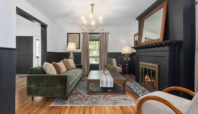 Sleeps 10|5BR 2.5Ba Home|Near Plaza+Pets Welcome