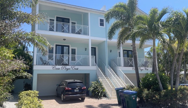 Sleeps 10 Beach-Bay Views Private Heated Pool Elevator Perfect location