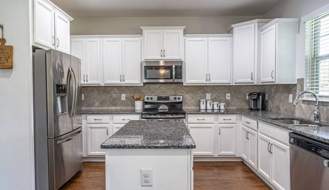 Sleeps 10! Carthage