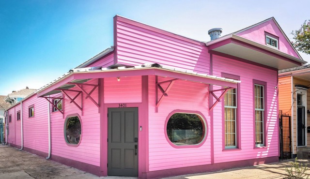 Sleeps 10 DEAL — Blue/Sil 15%, Gold/Plat 20% OFF .5 mi to FR QTR Essence Avail.