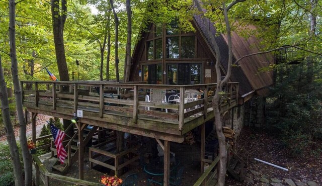 Sleeps 10| Fireplace | Pool Table |Ski resort