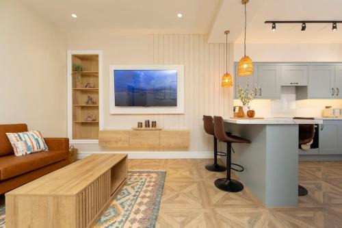 Sleeps 10 House near Bike Park Wales