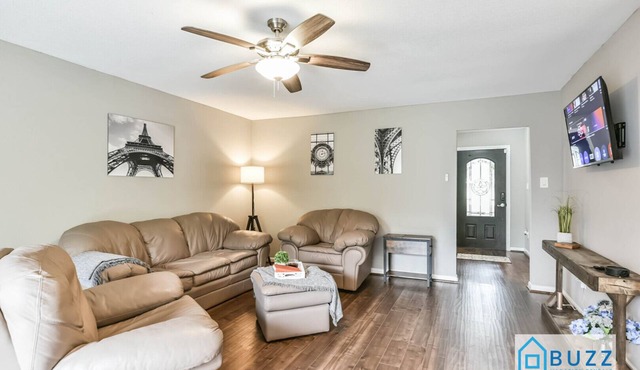 Sleeps 10 | King Bed | Family & Pet-Friendly | Near NRG, Galleria & Med Center